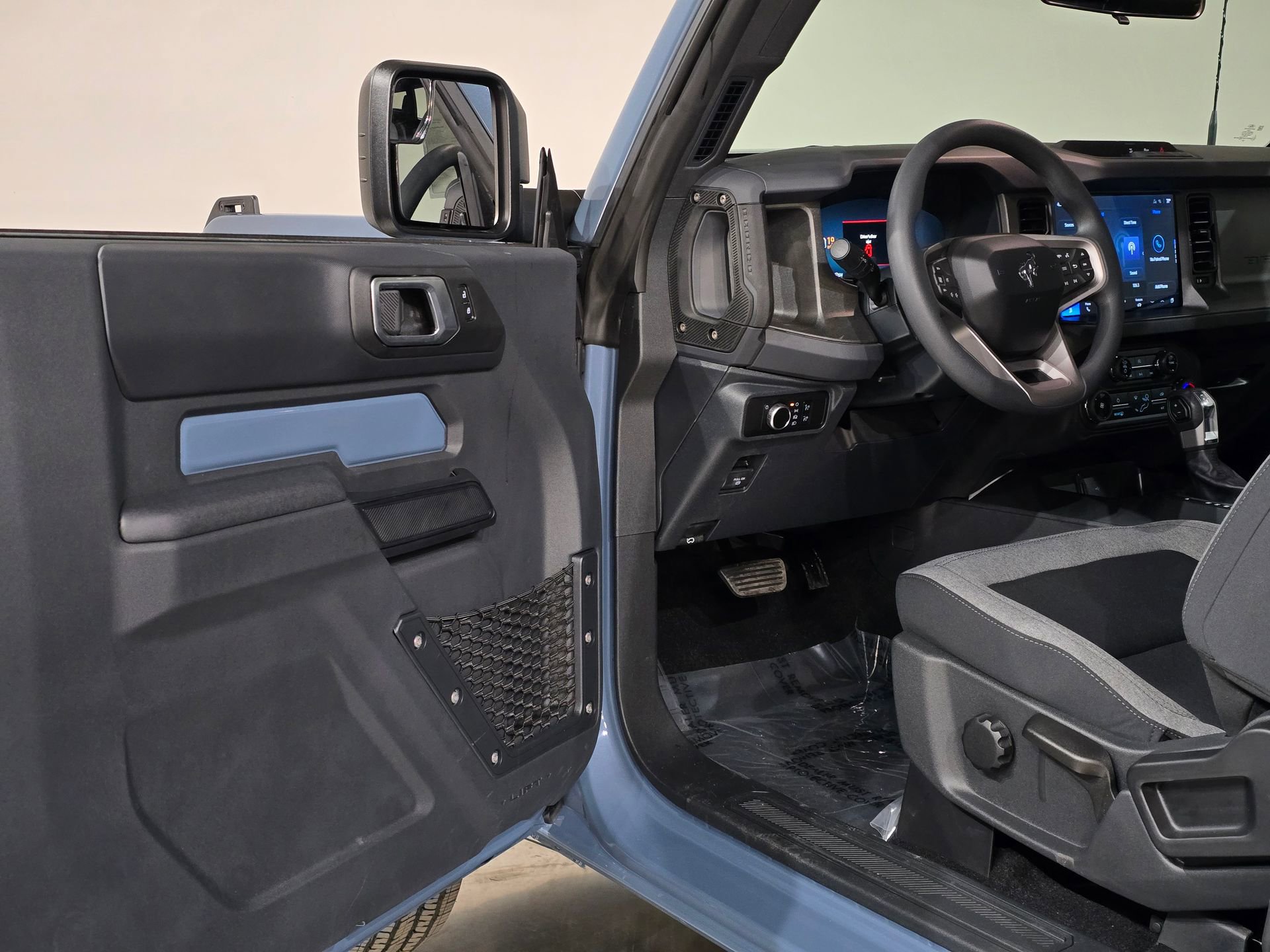 New 2025 Ford Bronco 2-Door AWD/4WD image 13