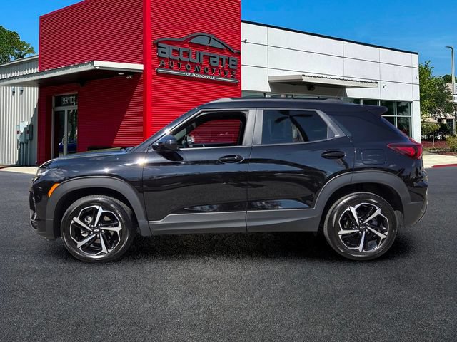 Used 2023 Chevrolet TrailBlazer RS w/ Convenience Package AWD/4WD image 2