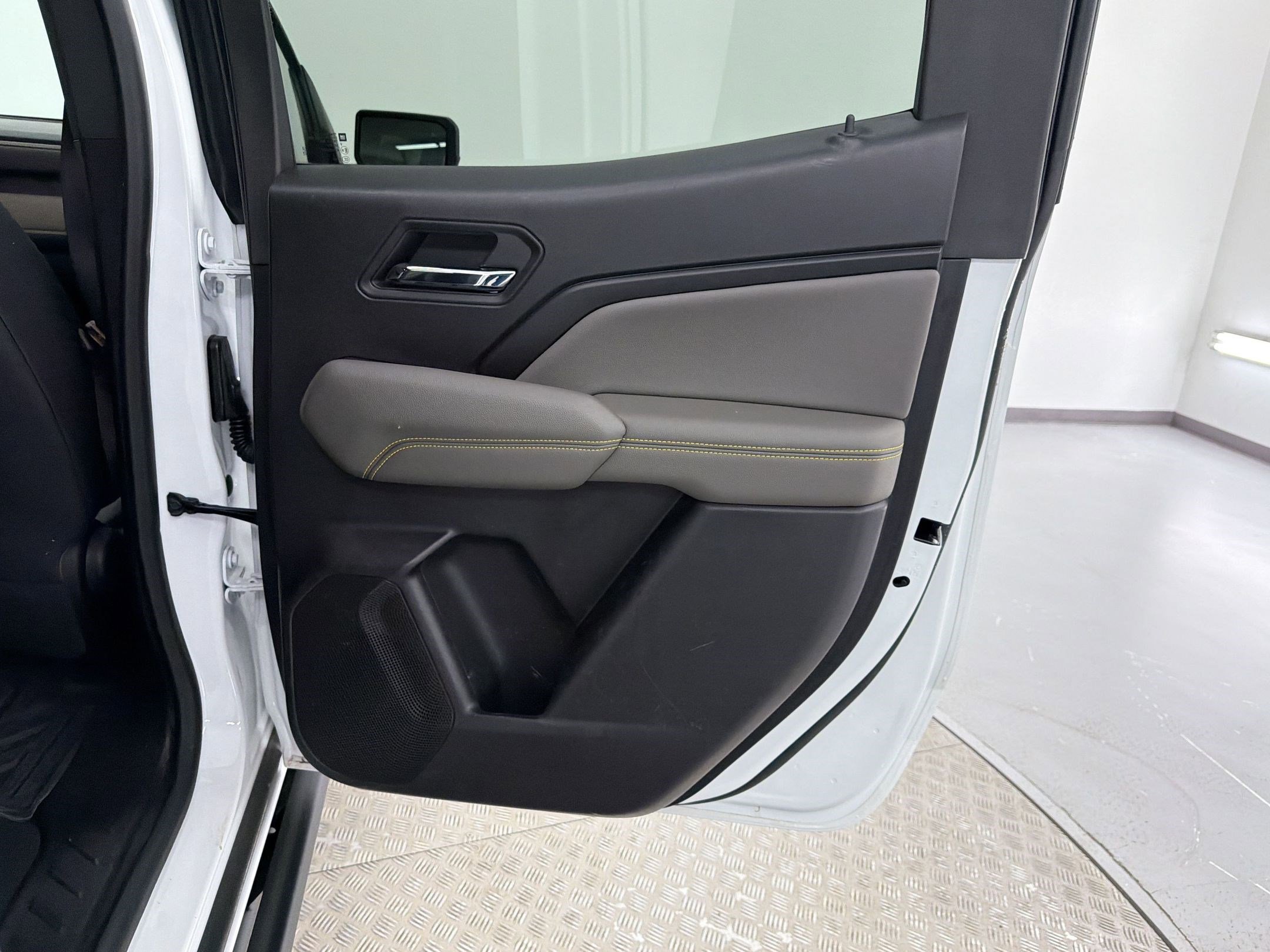 Used 2023 Chevrolet Colorado ZR2 w/ ZR2 Convenience Package III image 28