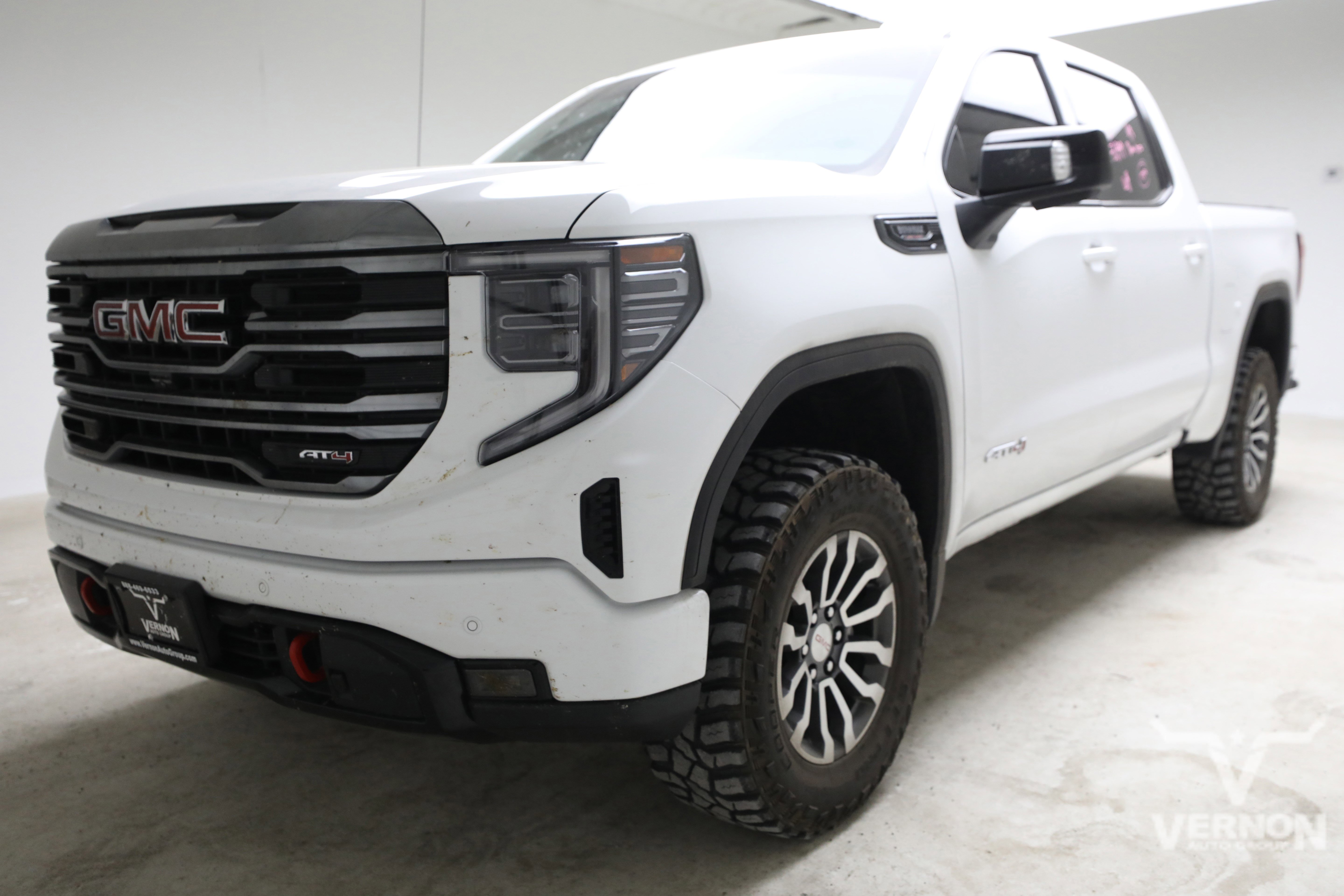 Used 2024 GMC Sierra 1500 AT4 w/ AT4 Premium Package AWD/4WD video 1