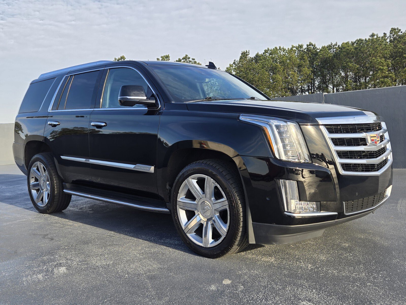 Used 2020 Cadillac Escalade Luxury image 14