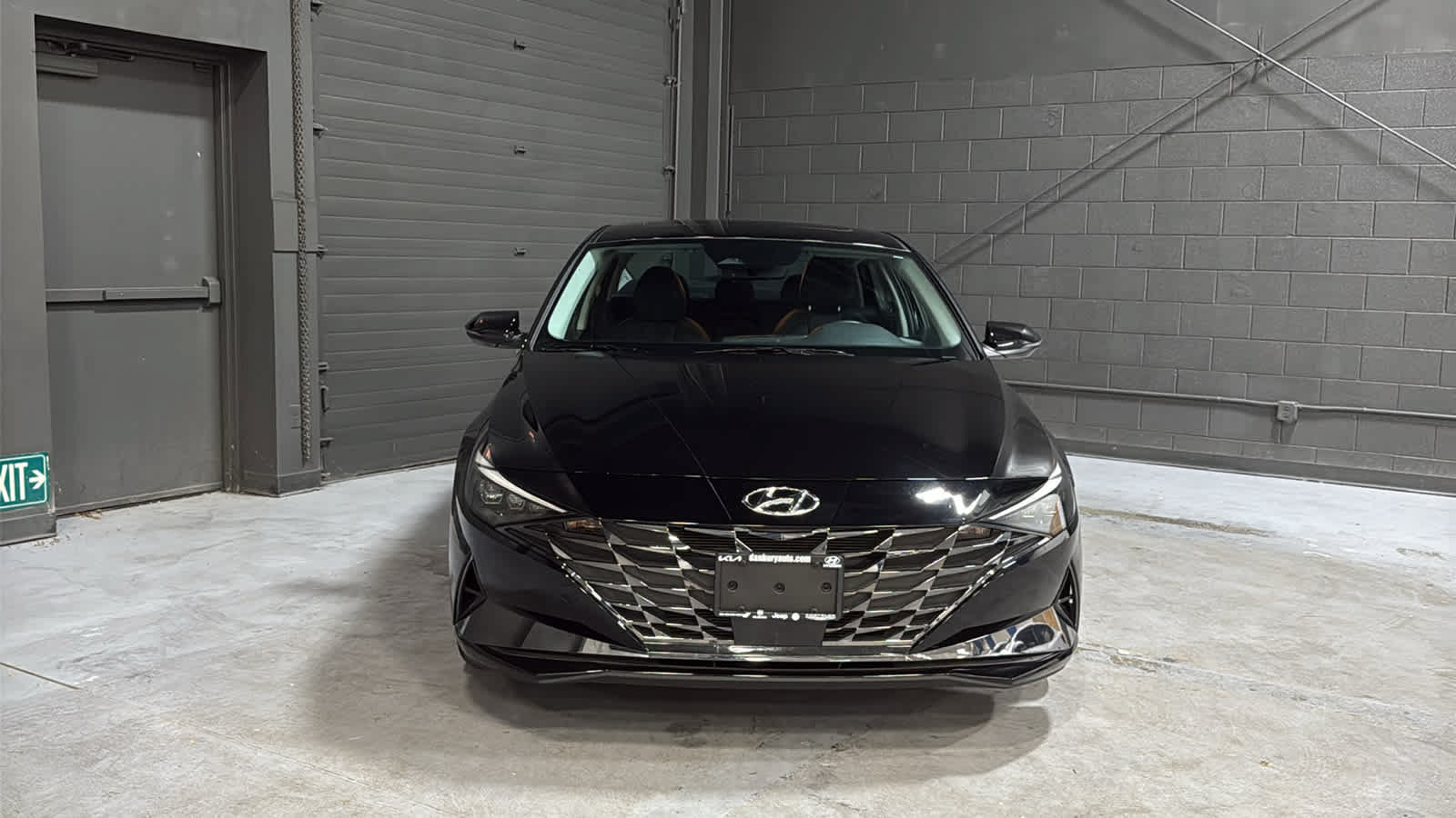 Used 2023 Hyundai Elantra Limited w/ Cargo Package FWD image 2