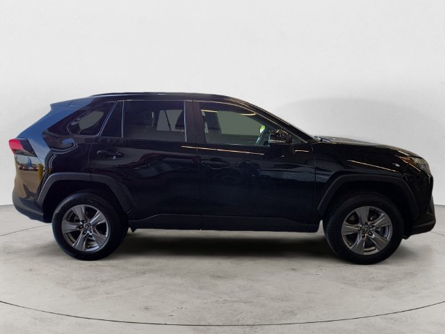 Used 2025 Toyota RAV4 XLE AWD/4WD image 4