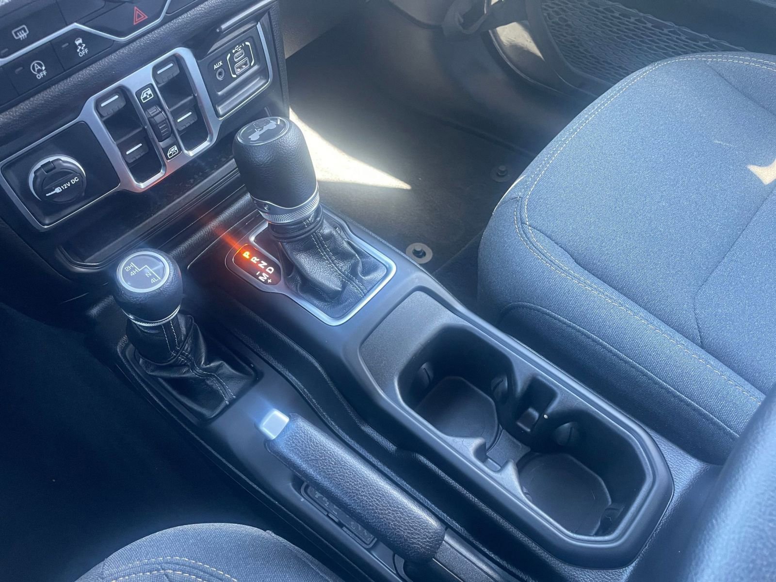 Used 2025 Jeep Wrangler Sport S AWD/4WD image 41