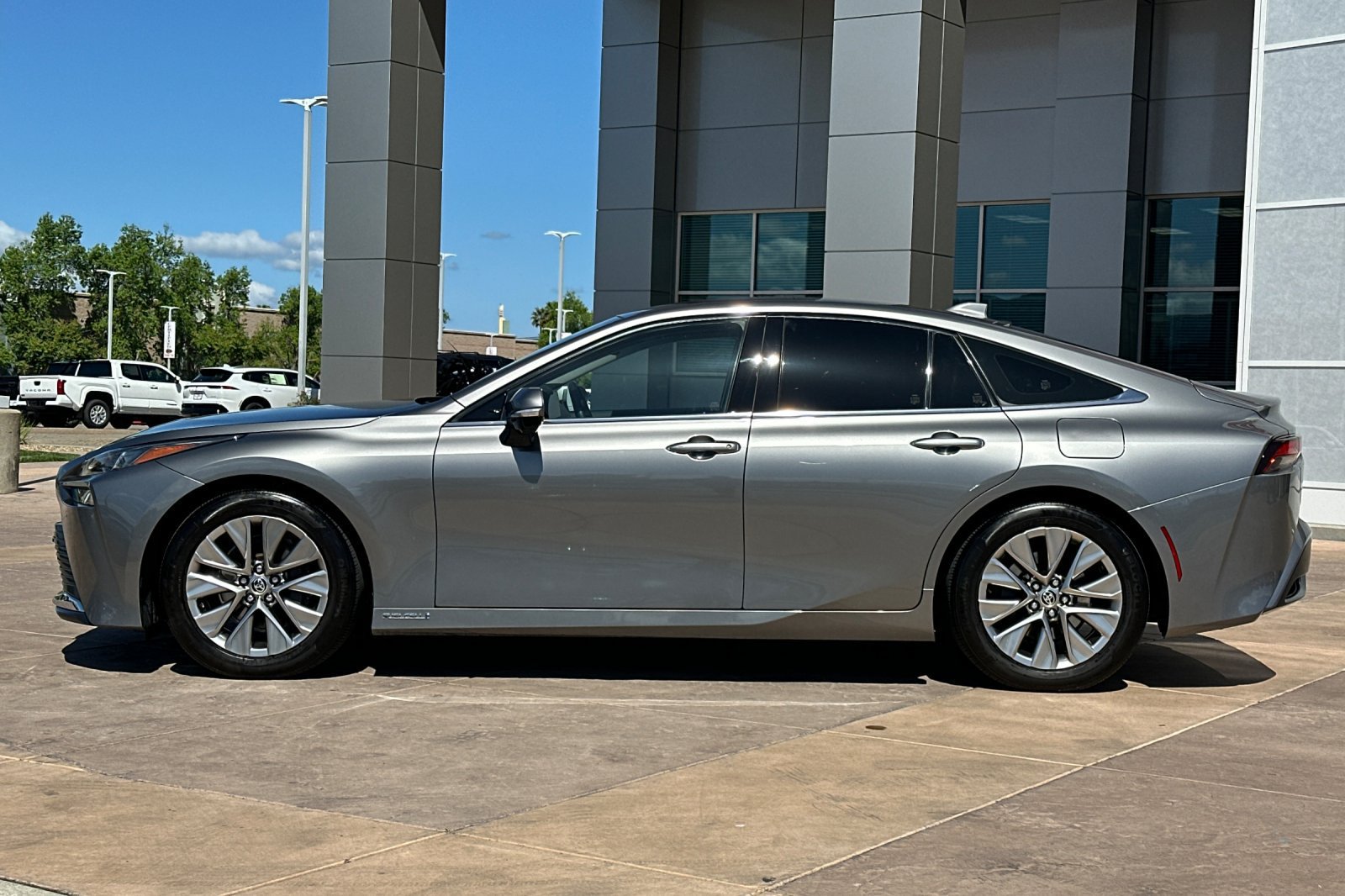 Certified 2023 Toyota Mirai w/ Advanced Technology Package RWD image 8