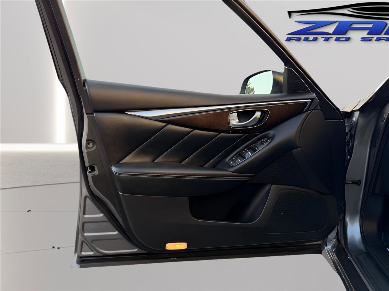 Used 2018 INFINITI Q50 Luxe w/ Essential Package (3.0T Luxe) image 27