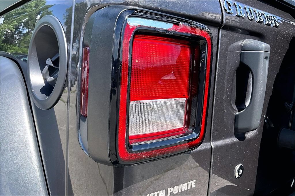 Used 2018 Jeep Wrangler Unlimited Sport S AWD/4WD image 38