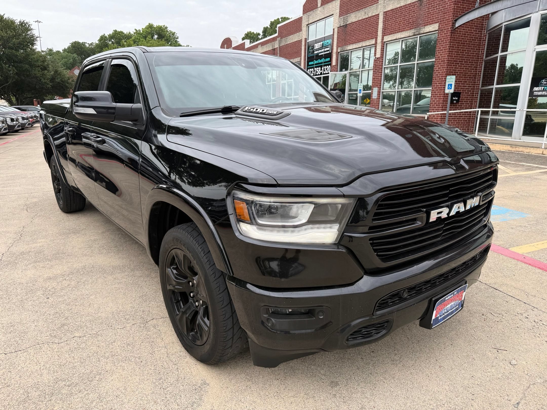 Used 2019 RAM 1500 Laramie w/ Sport Appearance Package AWD/4WD image 8