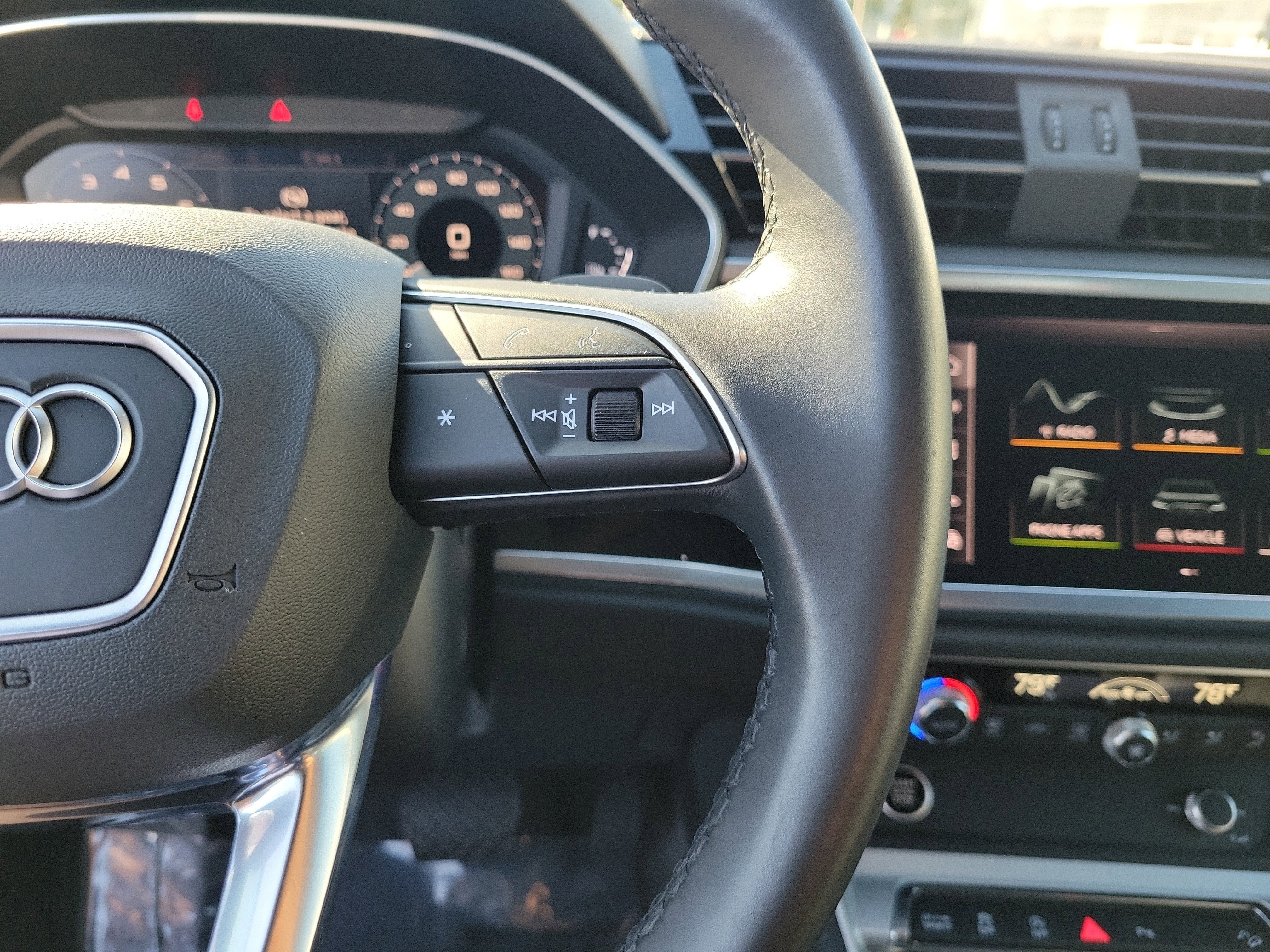 Used 2021 Audi Q3 2.0T Premium Plus w/ Premium Plus Package image 29