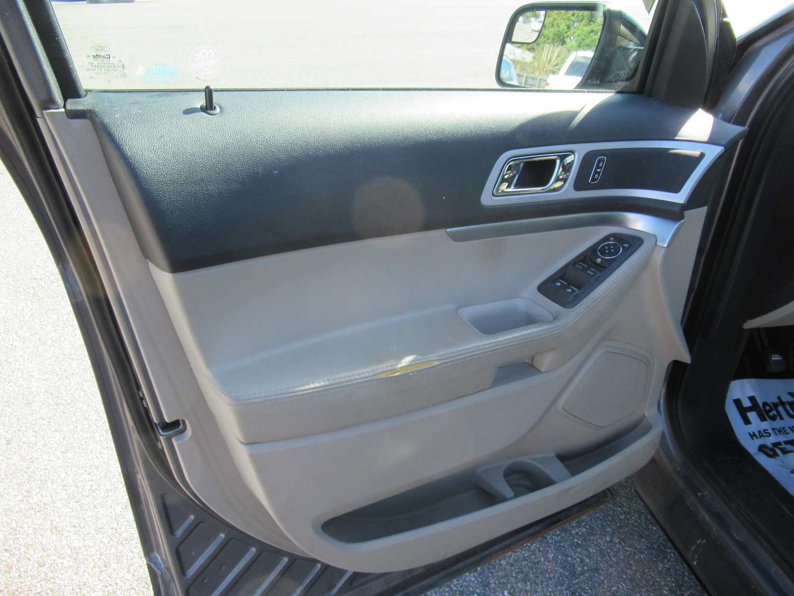 Used 2014 Ford Explorer XLT w/ Equipment Group 202A FWD image 14