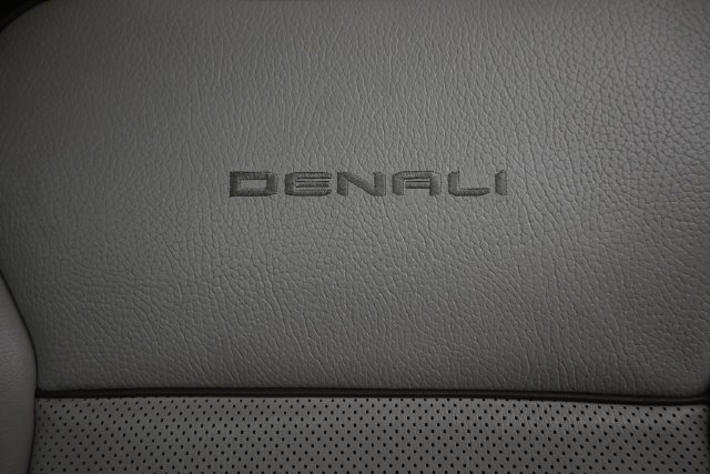 Used 2021 GMC Yukon XL Denali AWD/4WD image 18
