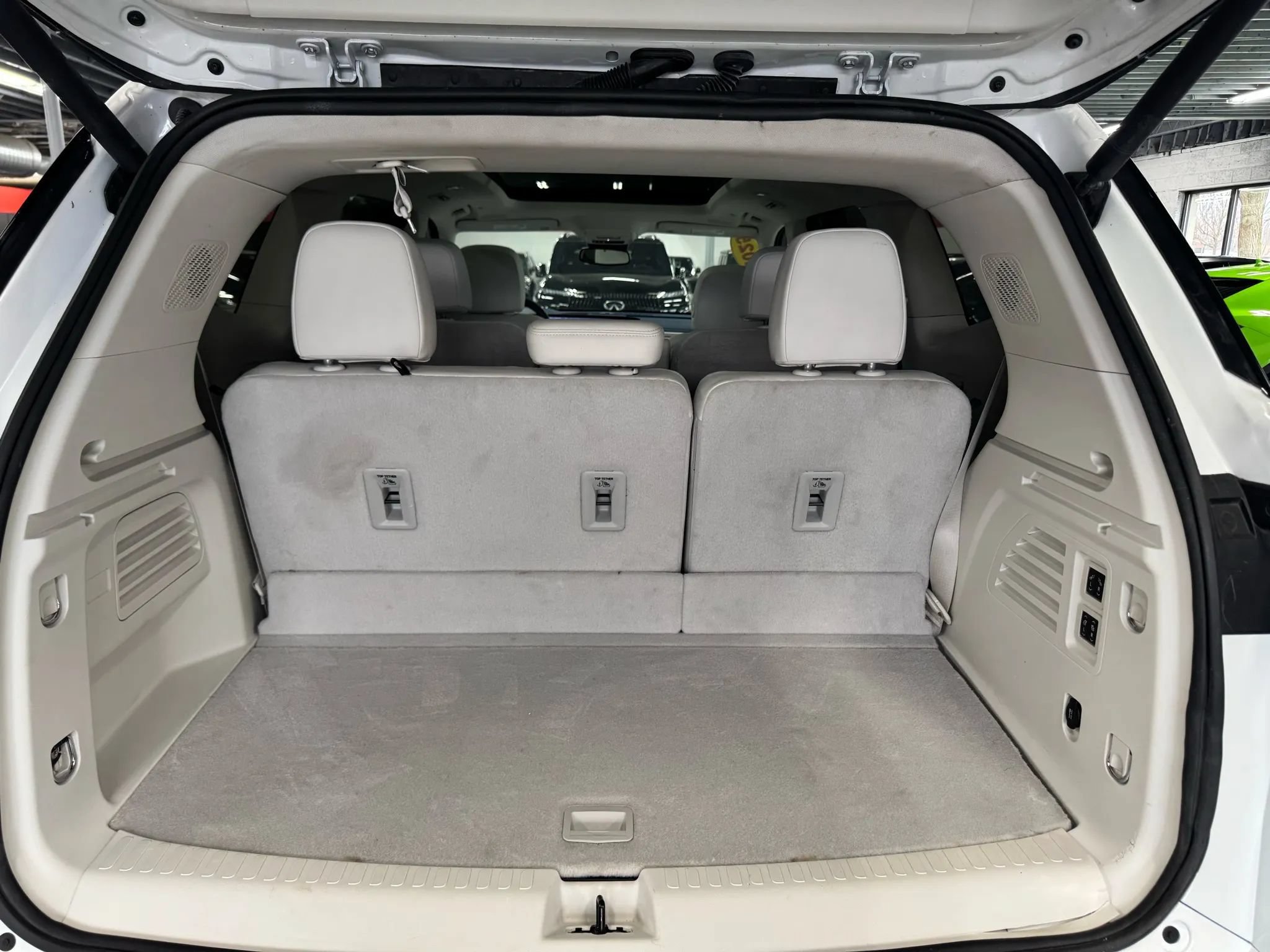 Used 2025 Buick Enclave Avenir w/ LPO, Floor Liner Package FWD image 28