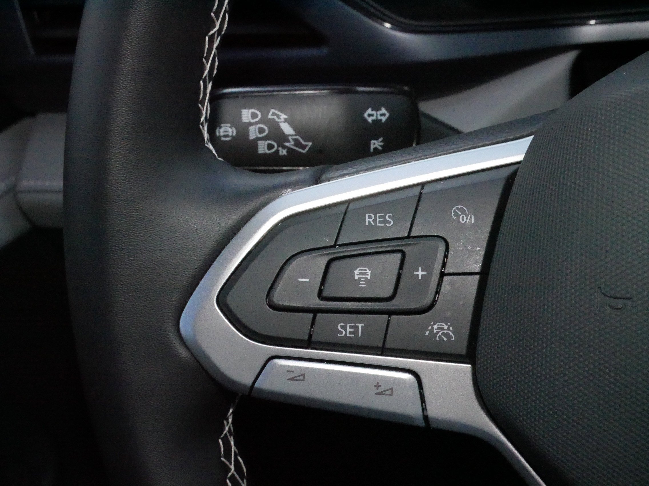 Used 2024 Volkswagen Taos SE image 26