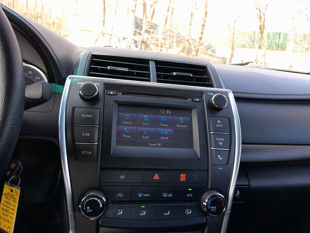 Used 2016 Toyota Camry LE image 24