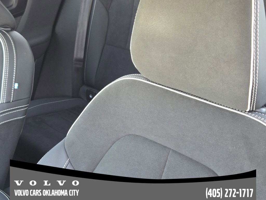 Certified 2023 Volvo XC40 B5 Plus w/ Driver Assist Package AWD/4WD image 14