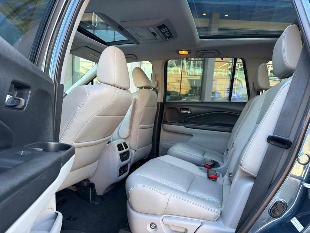 Used 2016 Honda Pilot Elite image 18