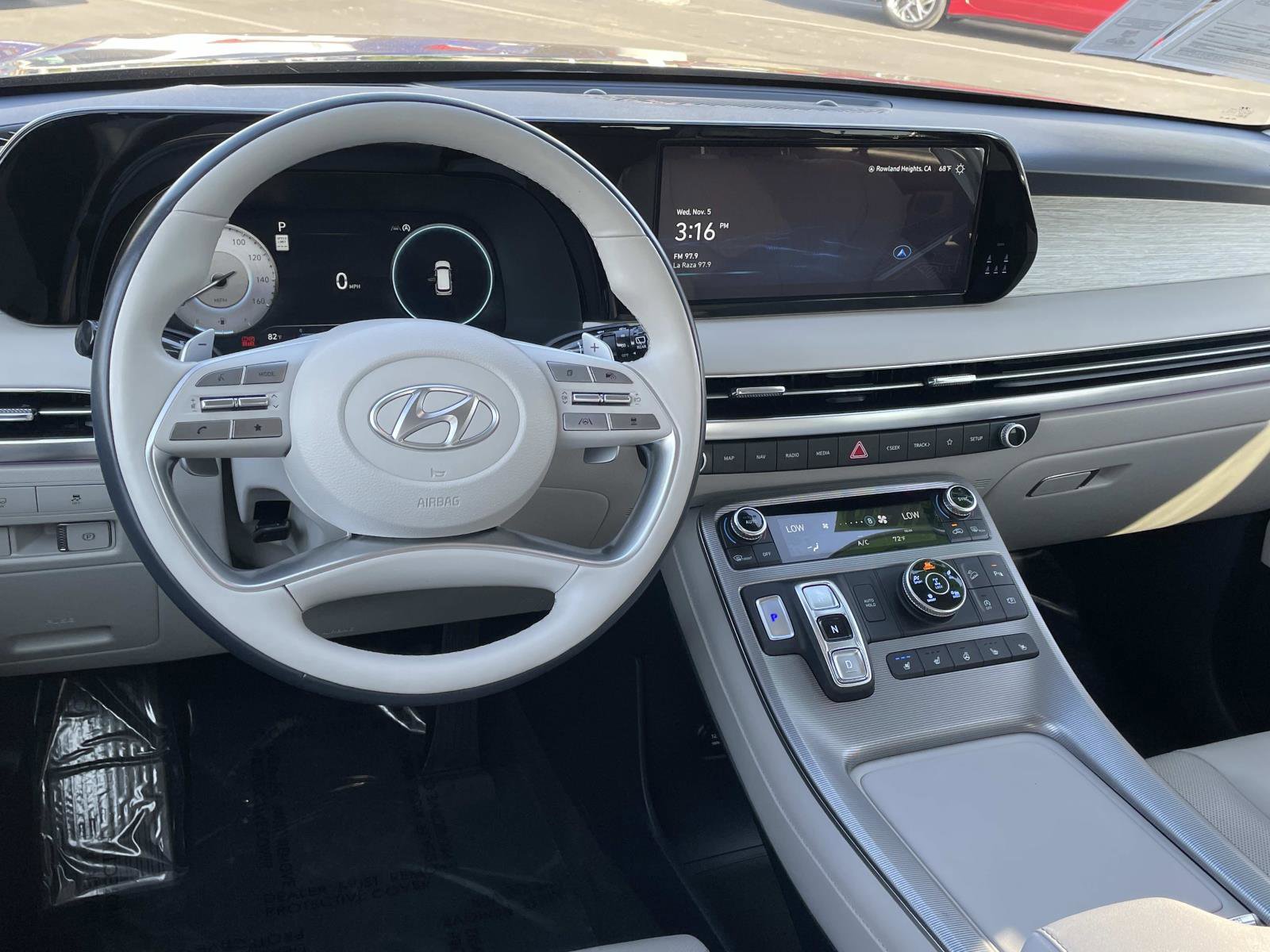 Used 2023 Hyundai Palisade Calligraphy image 6