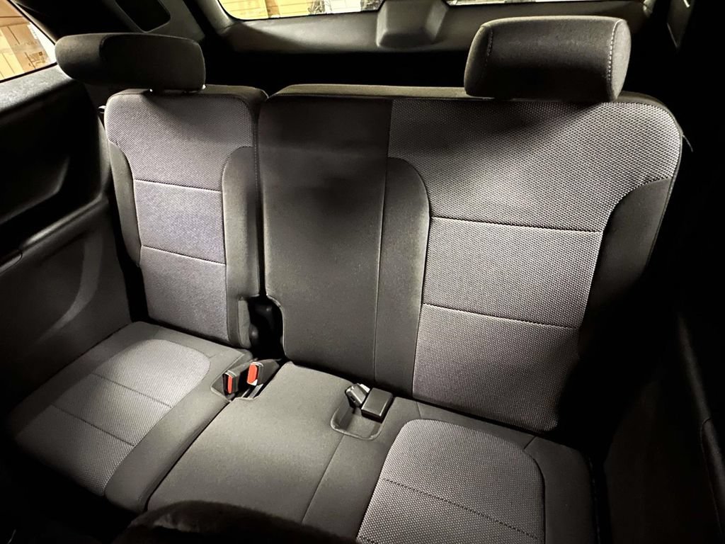 Used 2023 Chevrolet Traverse LT FWD image 16