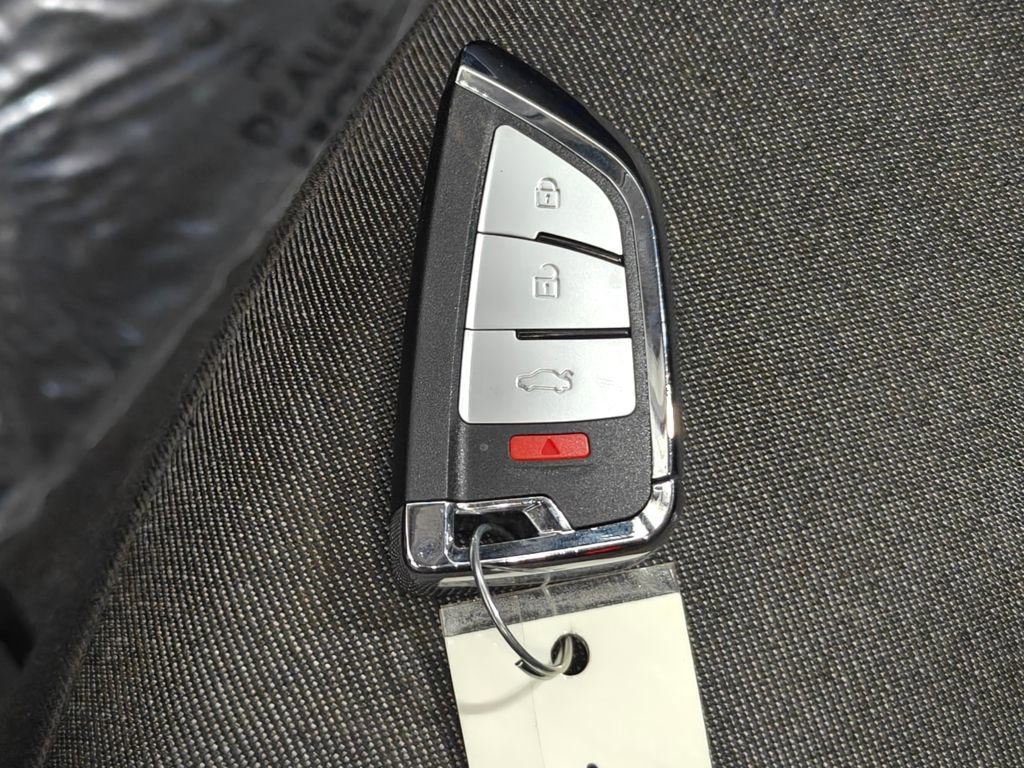 Used 2020 Chevrolet Equinox LT image 13