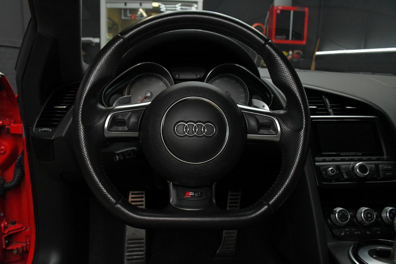 Used 2014 Audi R8 V8 w/ Convenience Package AWD/4WD image 28