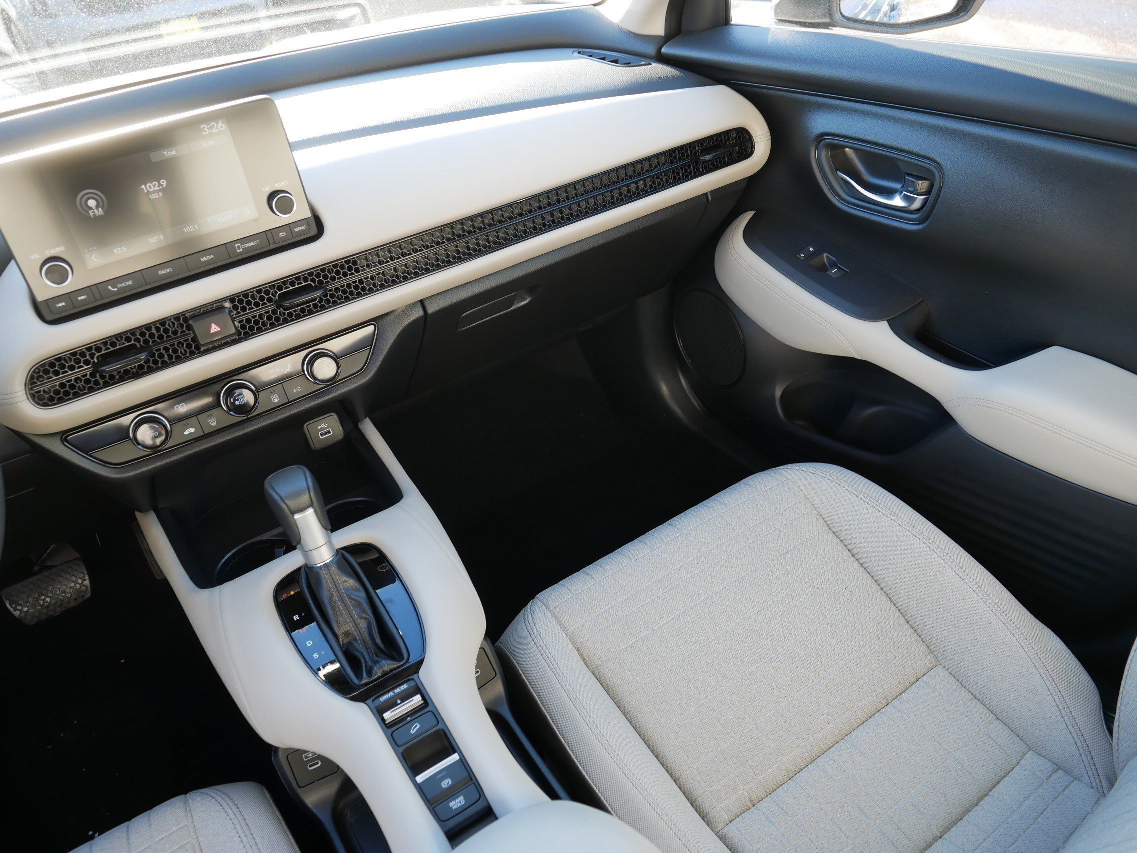 Used 2024 Honda HR-V LX image 11