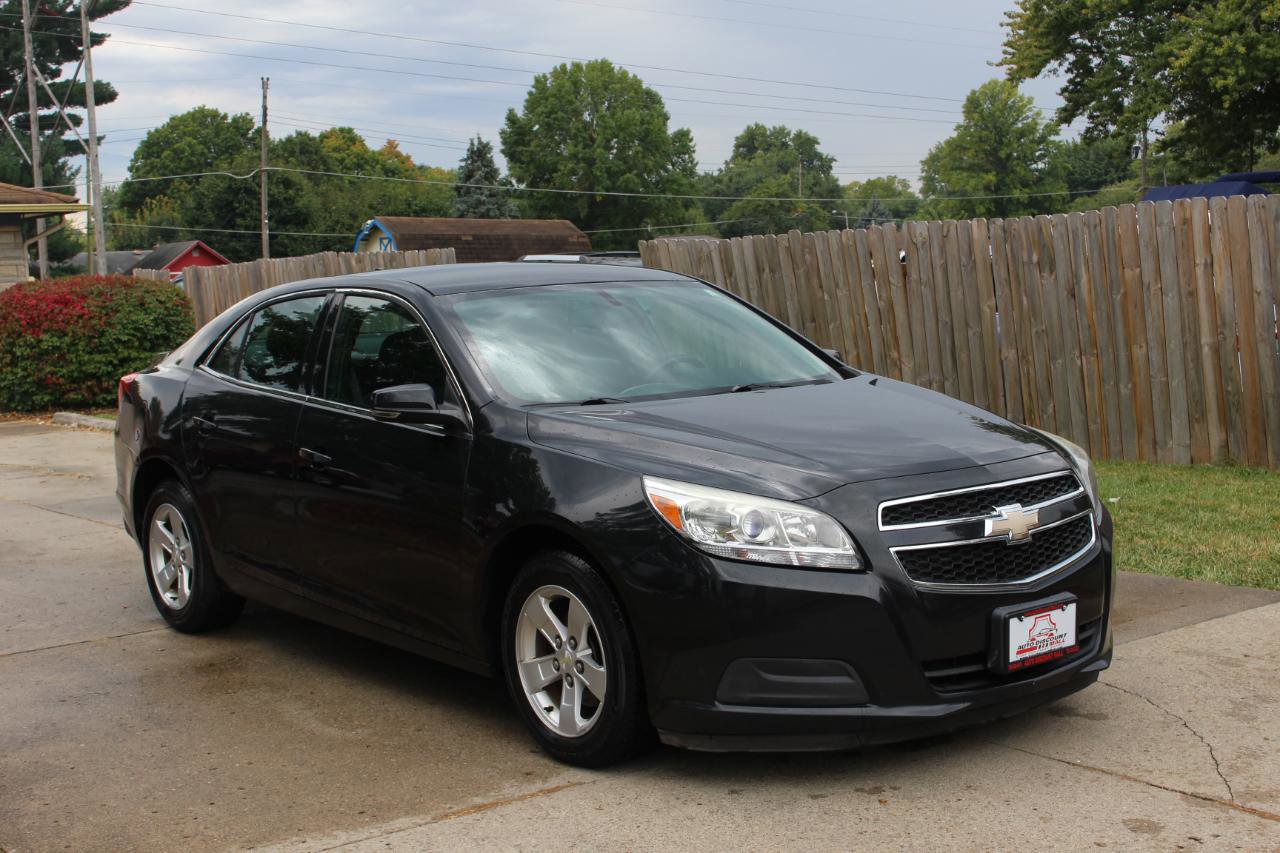 Used 2013 Chevrolet Malibu LT FWD image 2