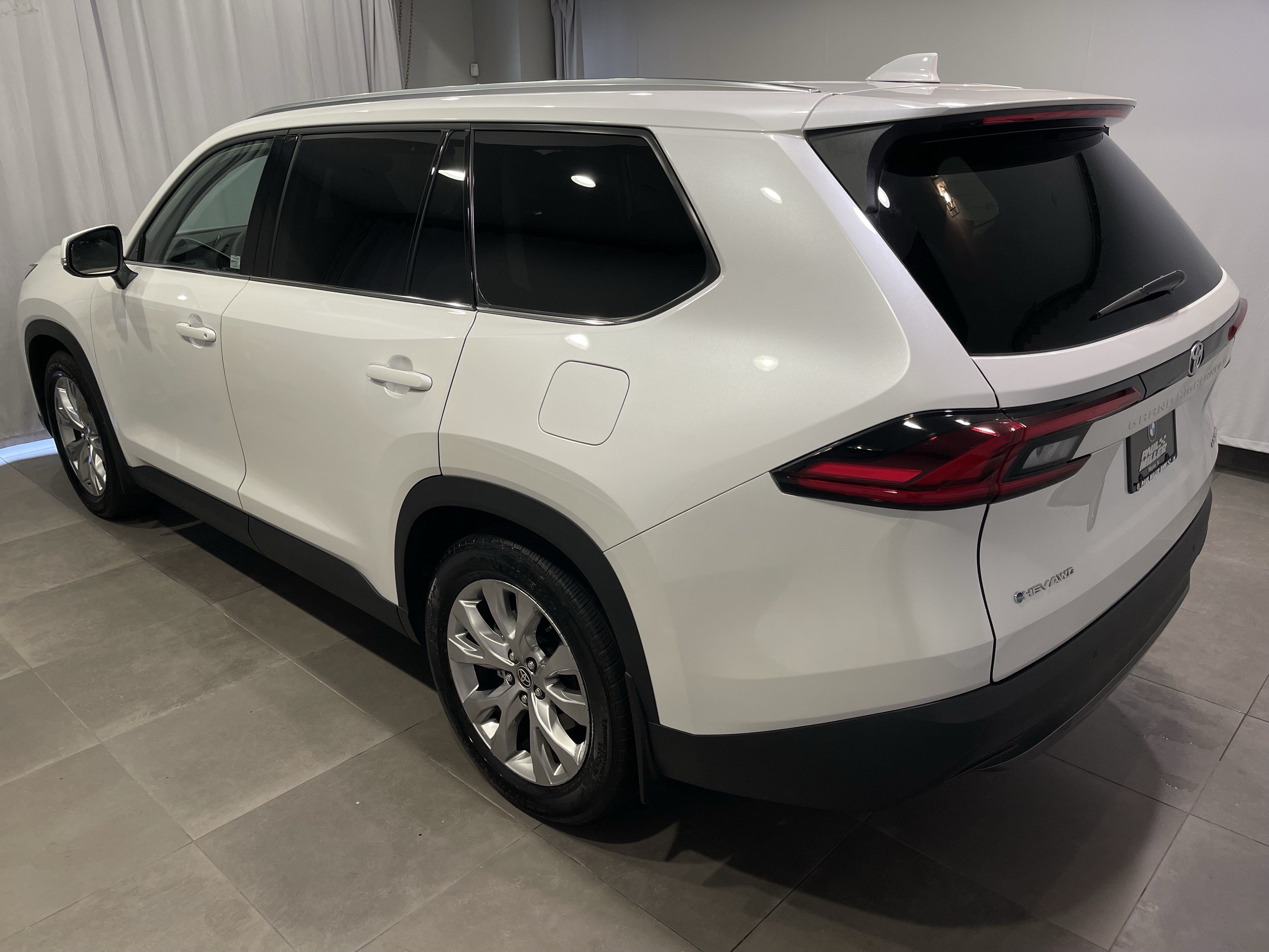 Used 2026 Toyota Grand Highlander AWD Hybrid image 4
