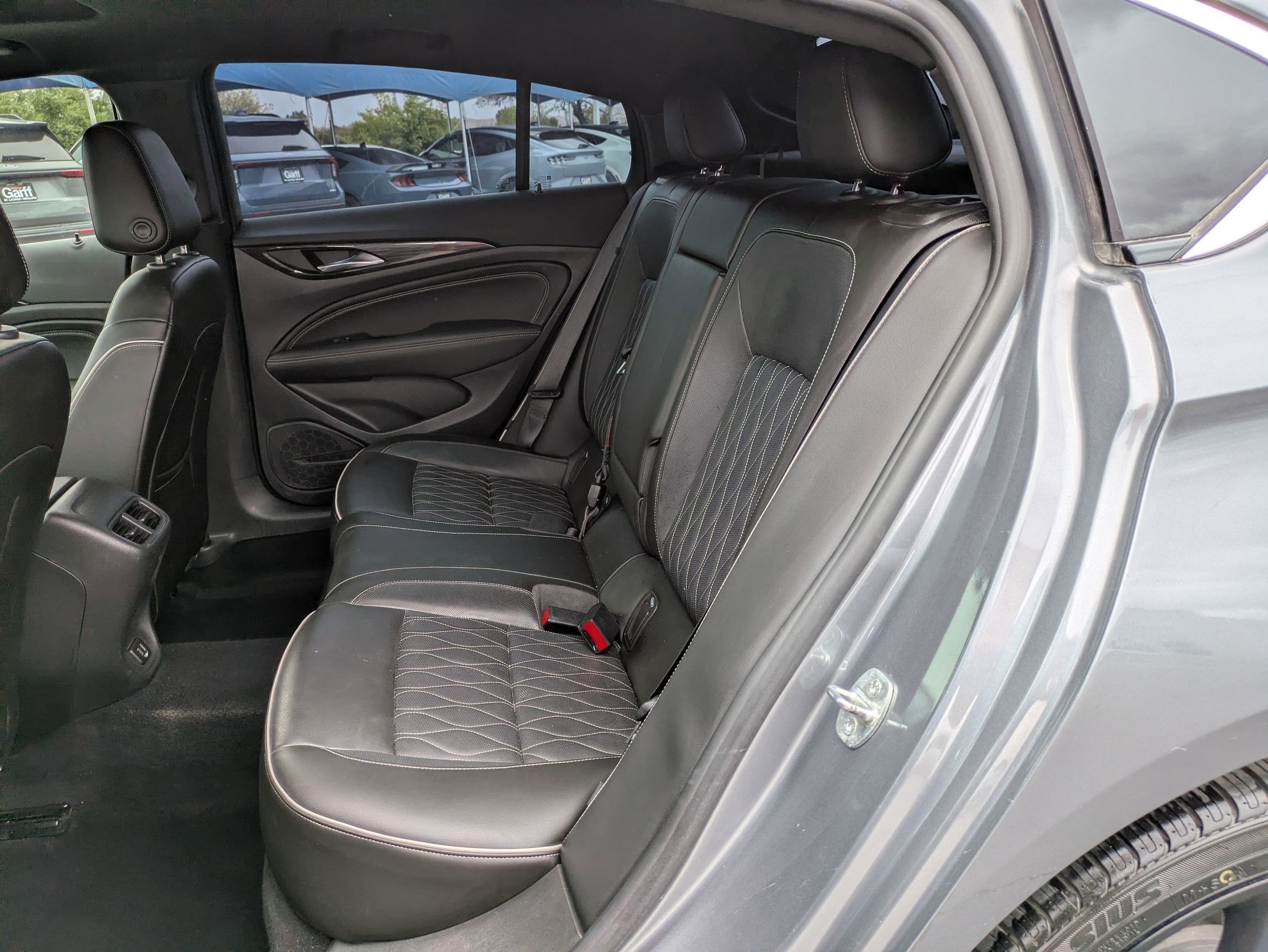 Used 2020 Buick Regal Avenir w/ Driver Confidence Package II image 28