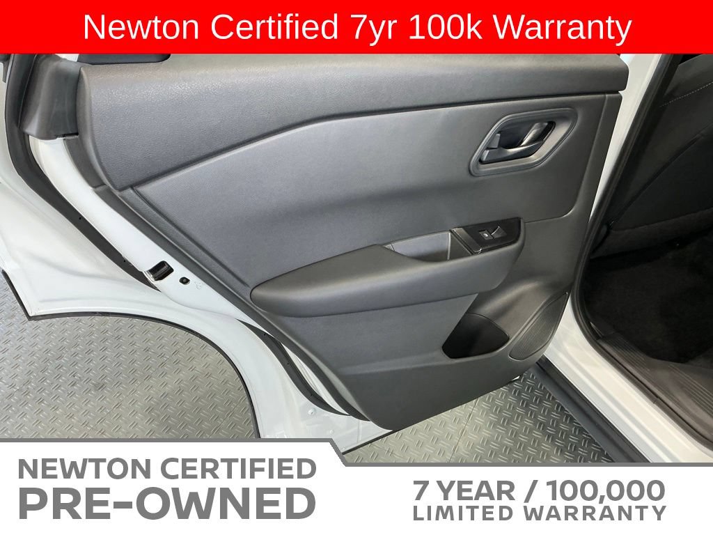 Used 2025 Nissan Rogue S FWD image 35