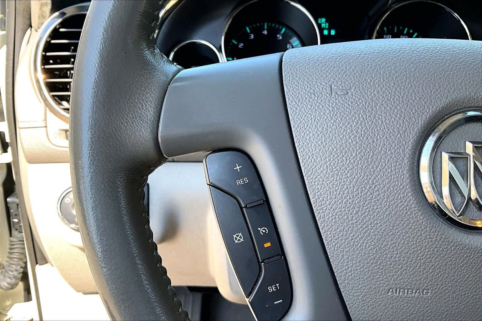 Used 2013 Buick Enclave Premium FWD image 22