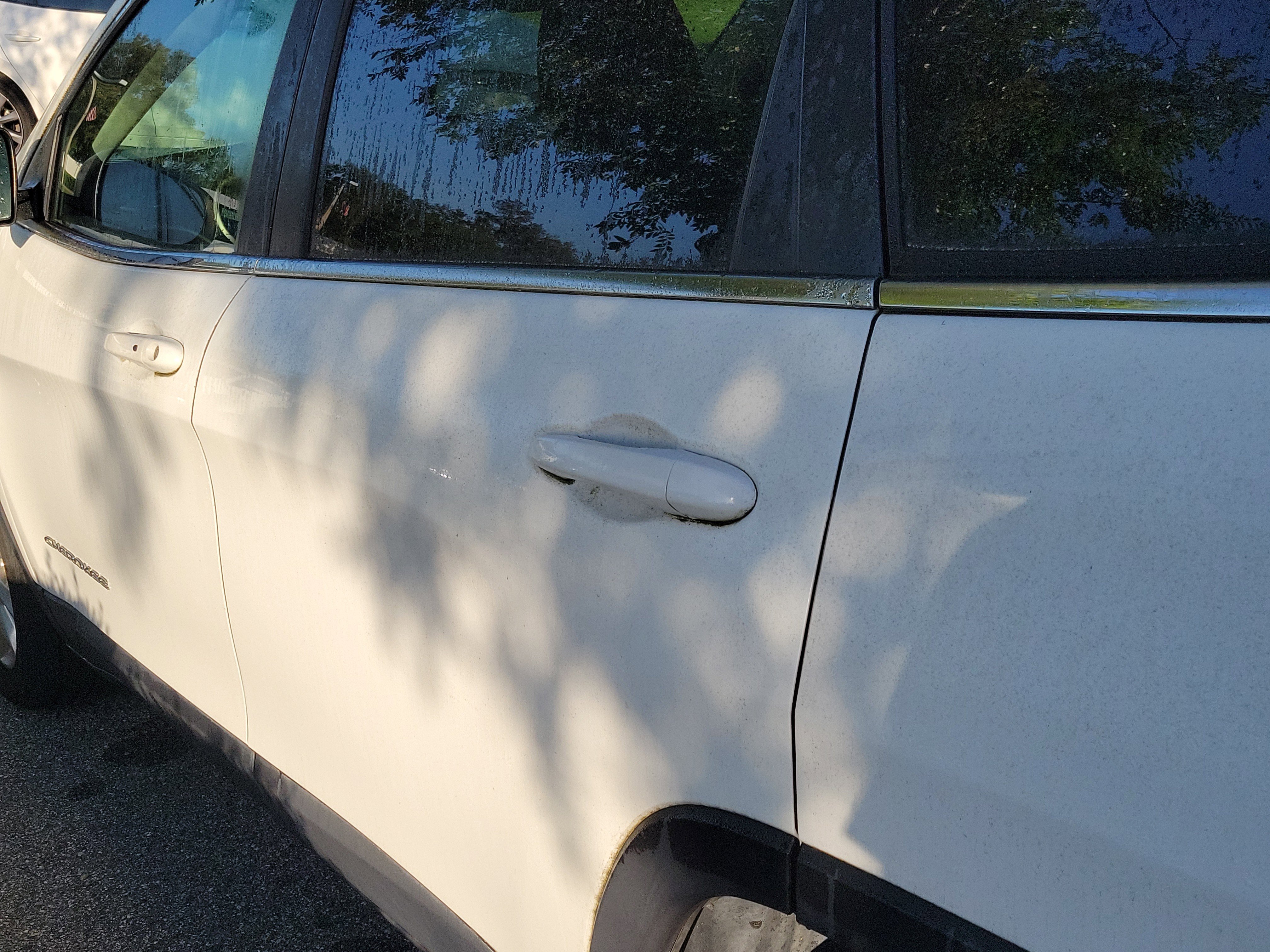 Used 2017 Jeep Cherokee Limited image 24