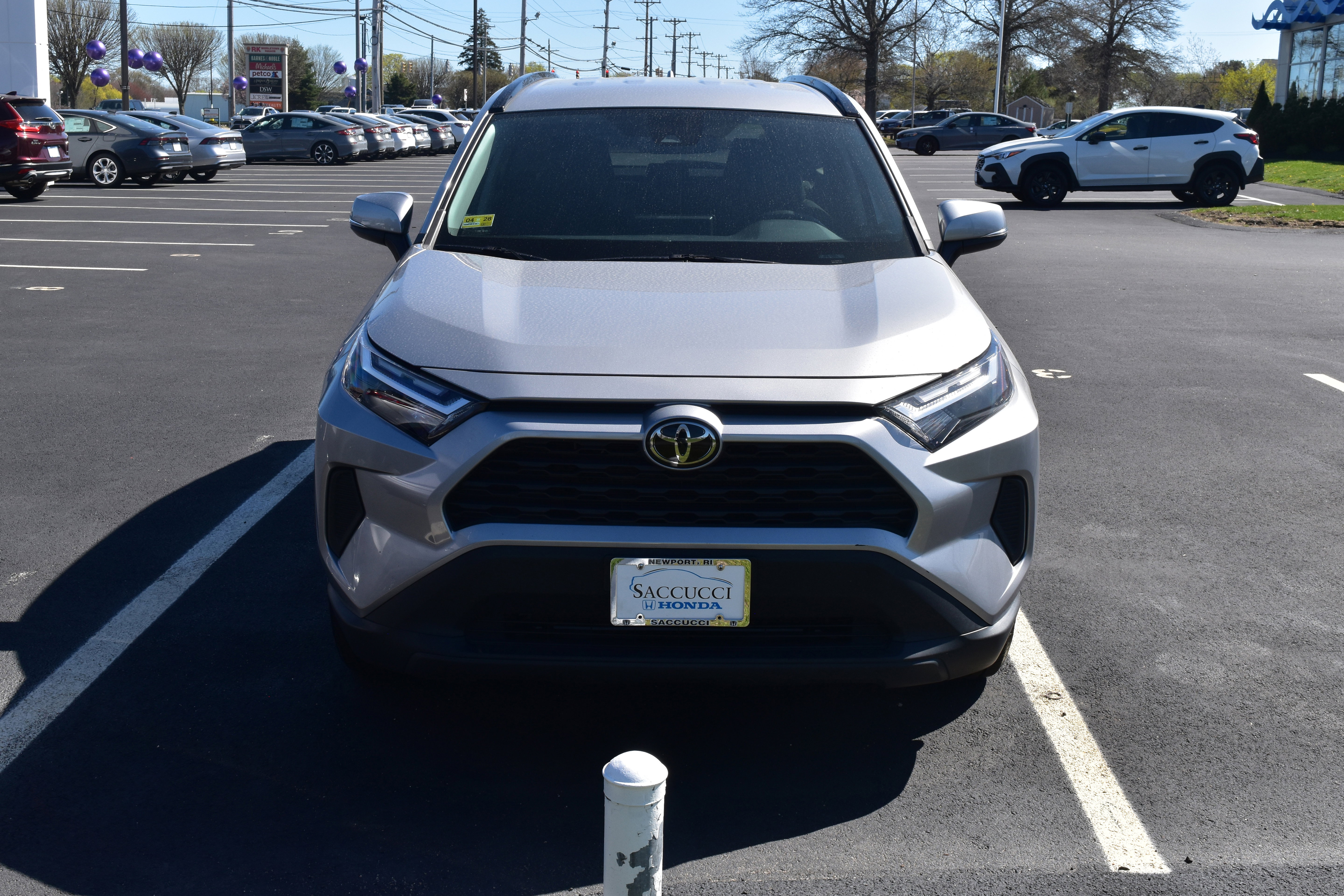 Used 2022 Toyota RAV4 XLE AWD/4WD image 6