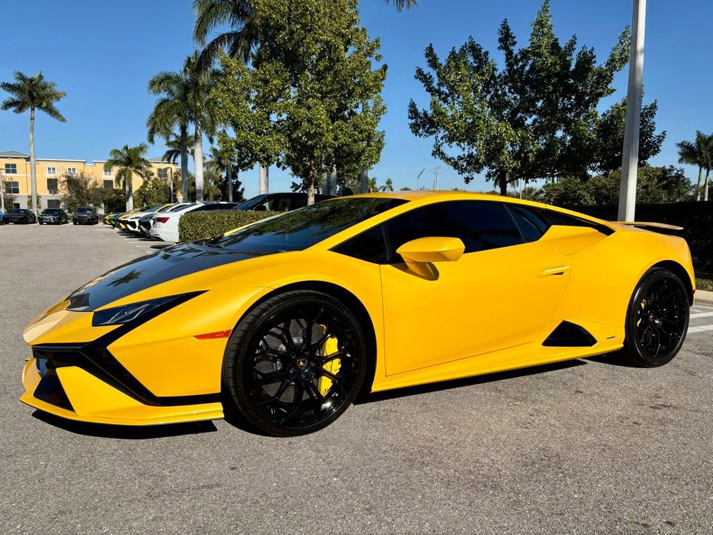 Used 2023 Lamborghini Huracan Tecnica image 10