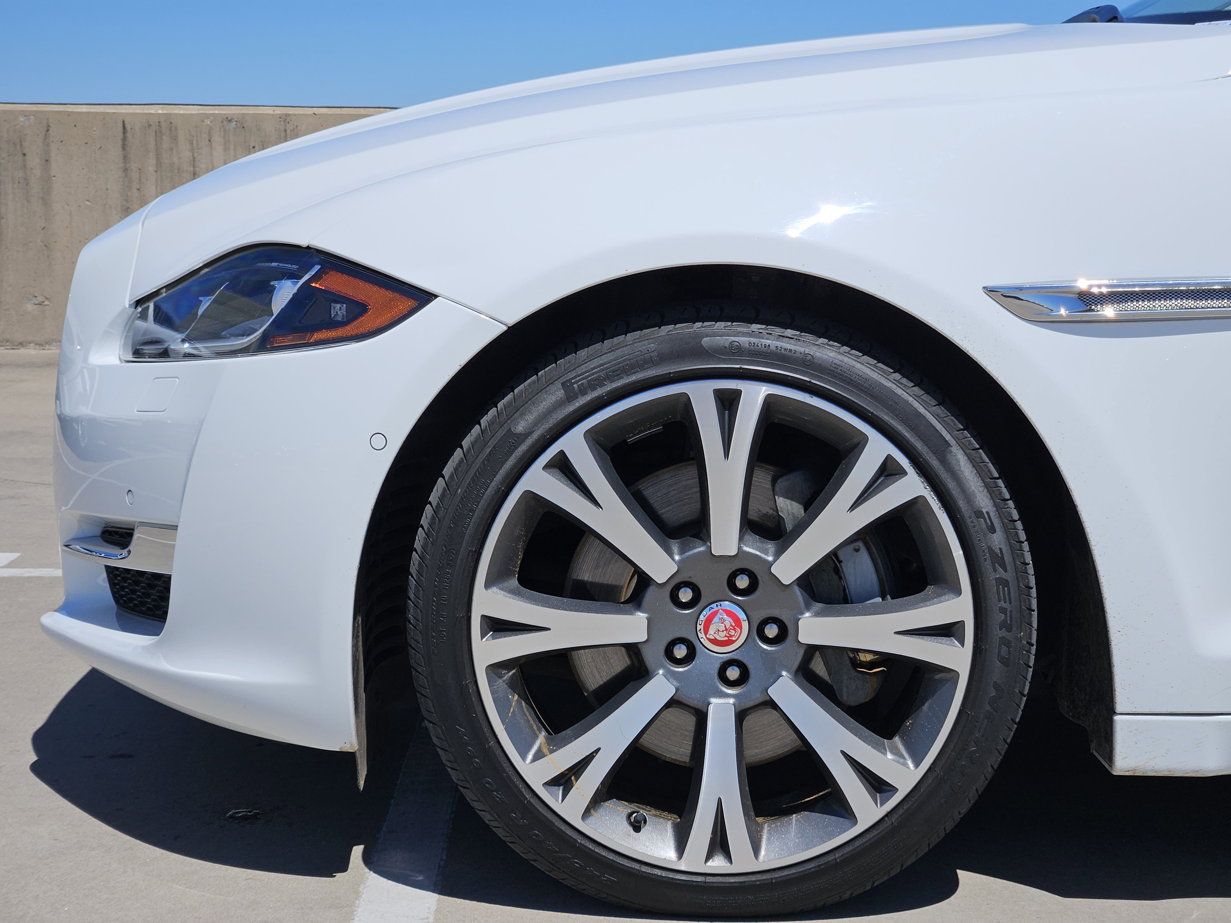 Used 2019 Jaguar XJ L Portfolio AWD/4WD image 12