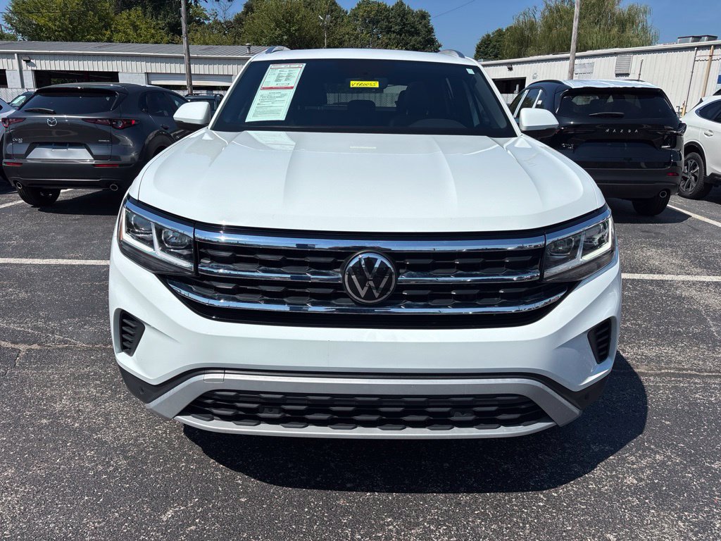 Used 2023 Volkswagen Atlas Cross Sport SE AWD/4WD image 2