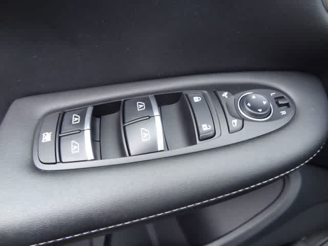 Certified 2023 INFINITI QX55 Essential AWD/4WD image 17