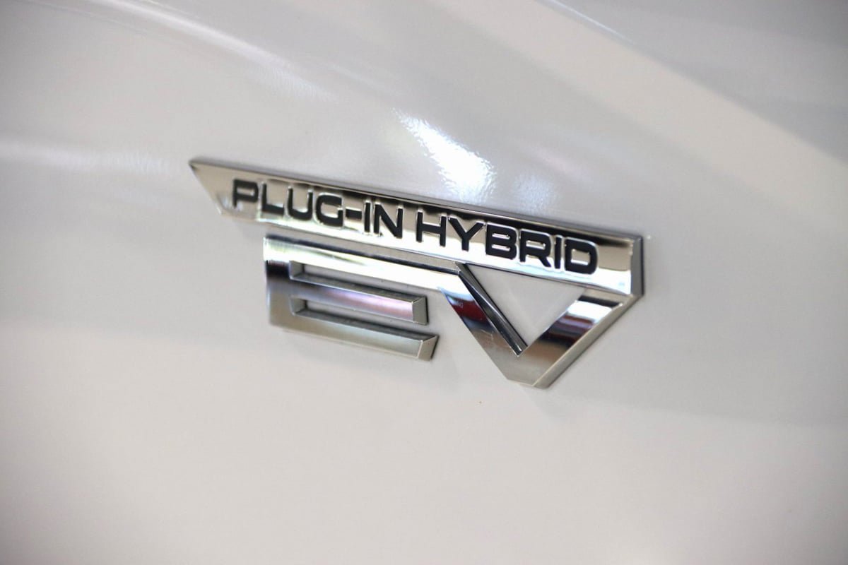 Used 2024 Mitsubishi Outlander 4WD Plug-In Hybrid image 12