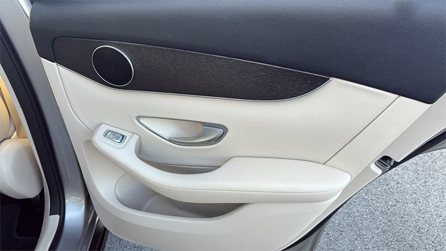 Used 2022 Mercedes-Benz GLC 300 image 30