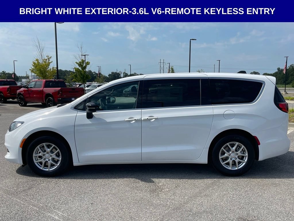 New 2027 Chrysler Pacifica LX FWD image 7