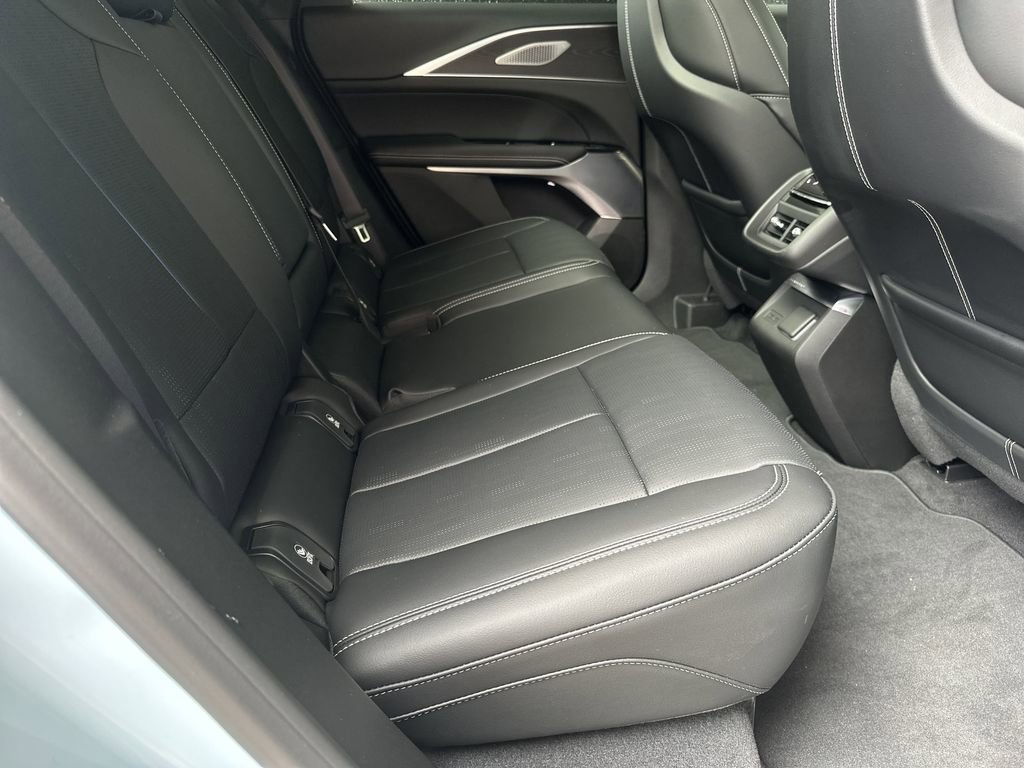 New 2026 Cadillac Lyriq V image 33