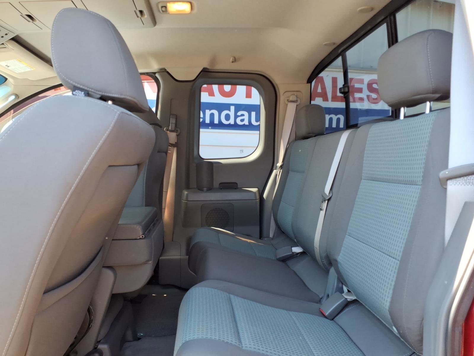 Used 2005 Nissan Titan SE AWD/4WD image 11