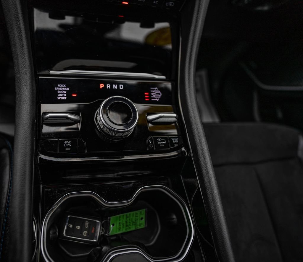 Used 2022 Jeep Grand Cherokee Trailhawk image 14