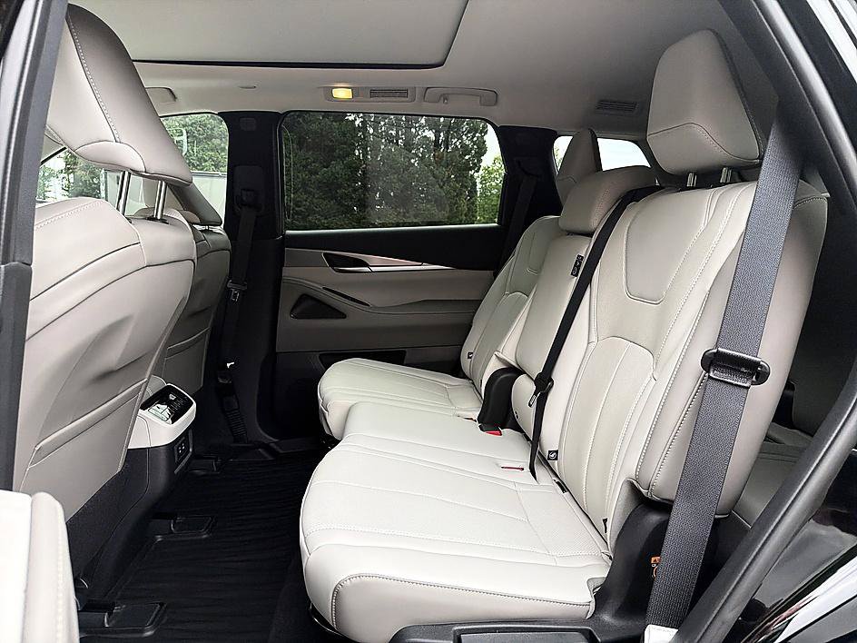 New 2027 INFINITI QX60 Pure AWD/4WD image 12