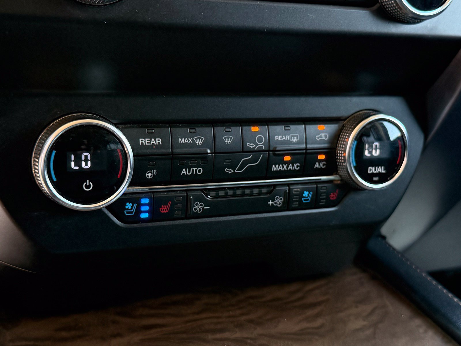 Used 2019 Ford Expedition Platinum RWD image 35