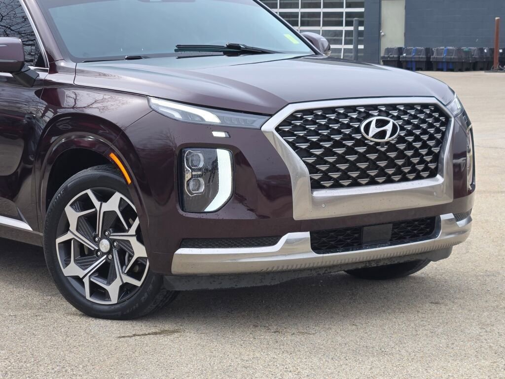 Used 2022 Hyundai Palisade Calligraphy image 2