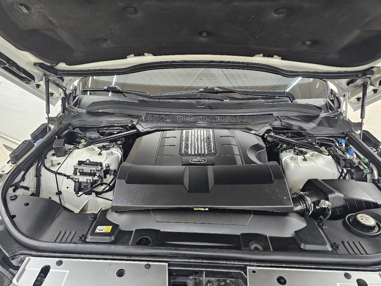 Used 2016 Land Rover Range Rover HSE AWD/4WD image 43