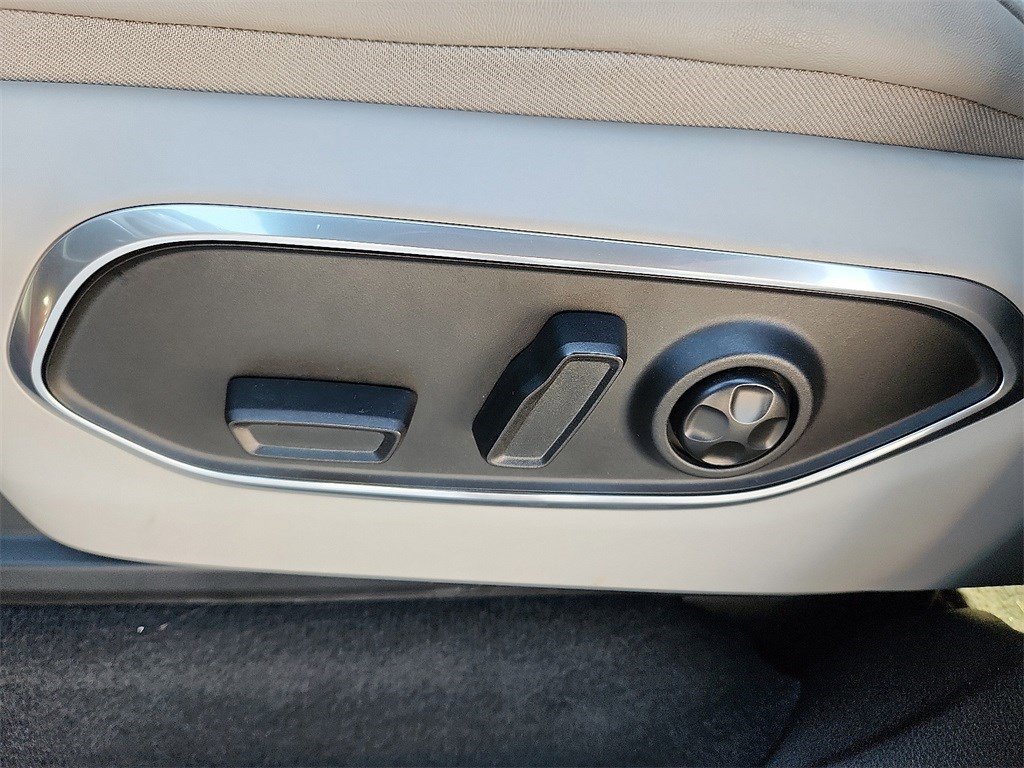 Used 2024 Jeep Wagoneer Series II image 17