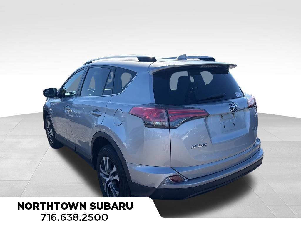 Used 2016 Toyota RAV4 LE FWD image 4