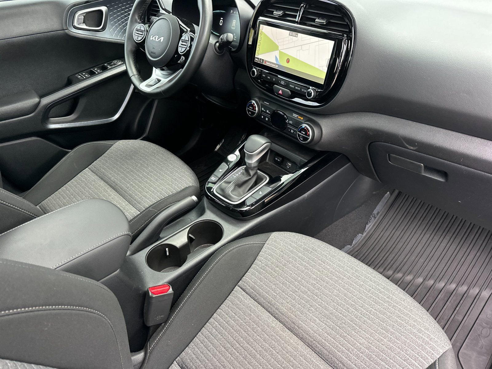 Used 2025 Kia Soul EX image 15