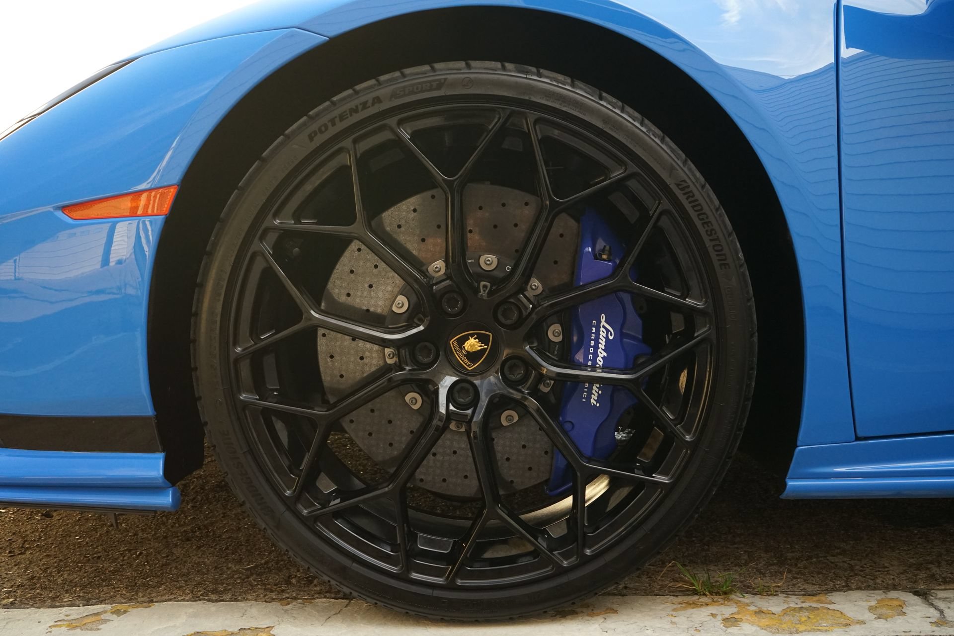 Used 2024 Lamborghini Huracan Tecnica RWD image 31